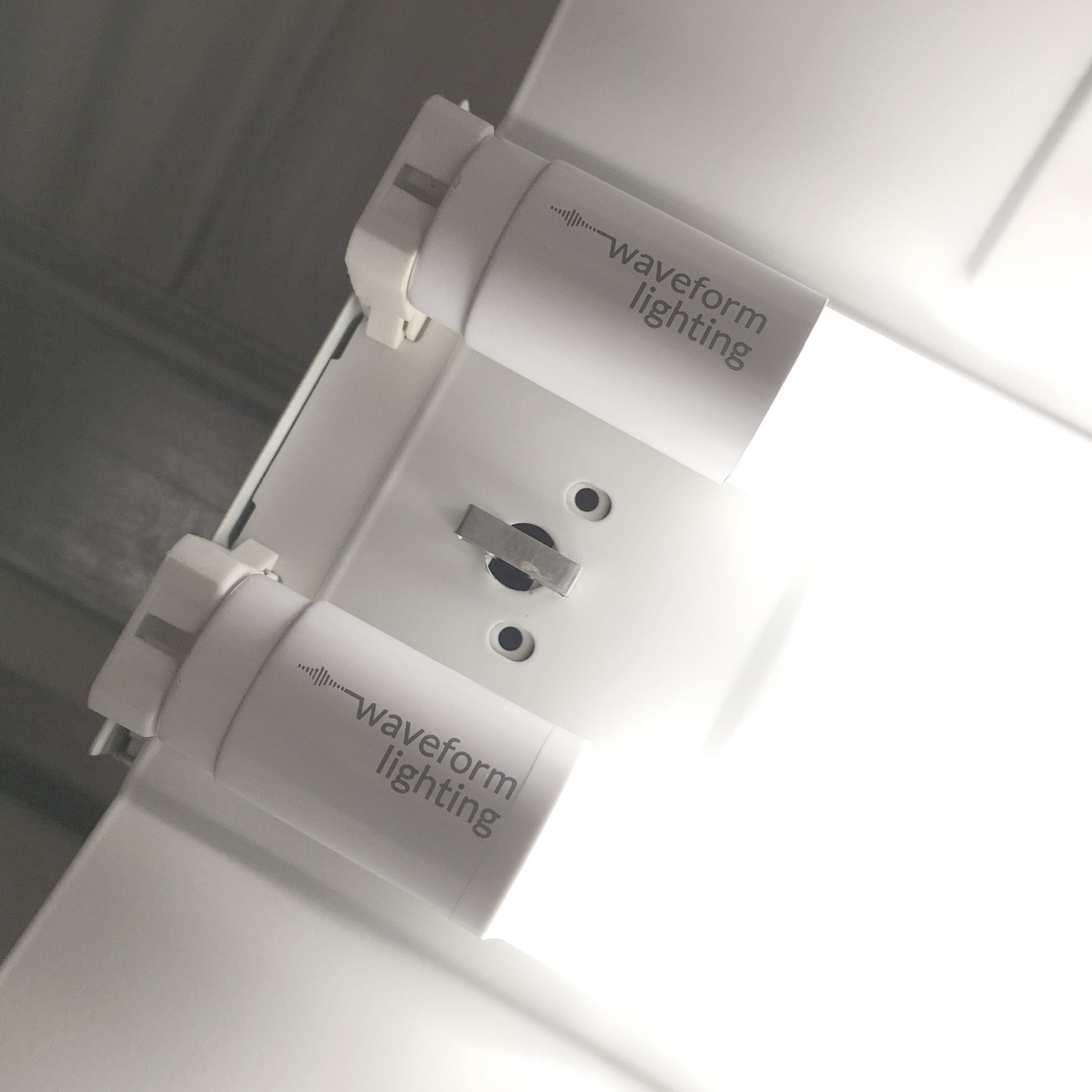 NorthLux™ 95 CRI T8 LED Tube for Art & Studio – Waveform Lighting