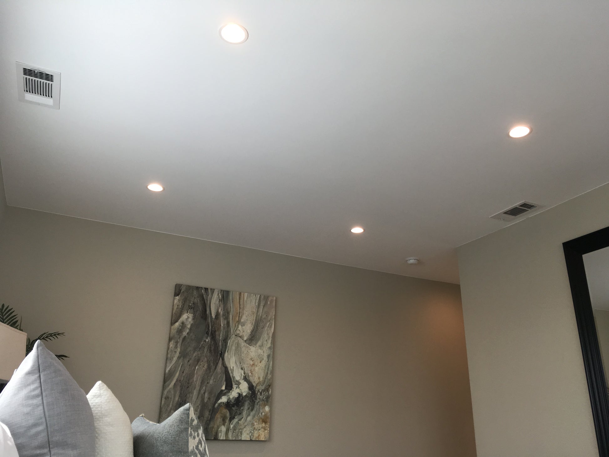 Ultra High 95 CRI E26 BR30 LED Bulb for Home & Residential – Waveform  Lighting